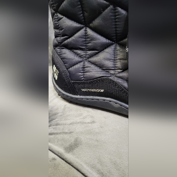 Columbia | Omni-Grip Powder Summit Quilted Puff Faux Fur Winter Boots | Size 7 - Picture 7 of 10